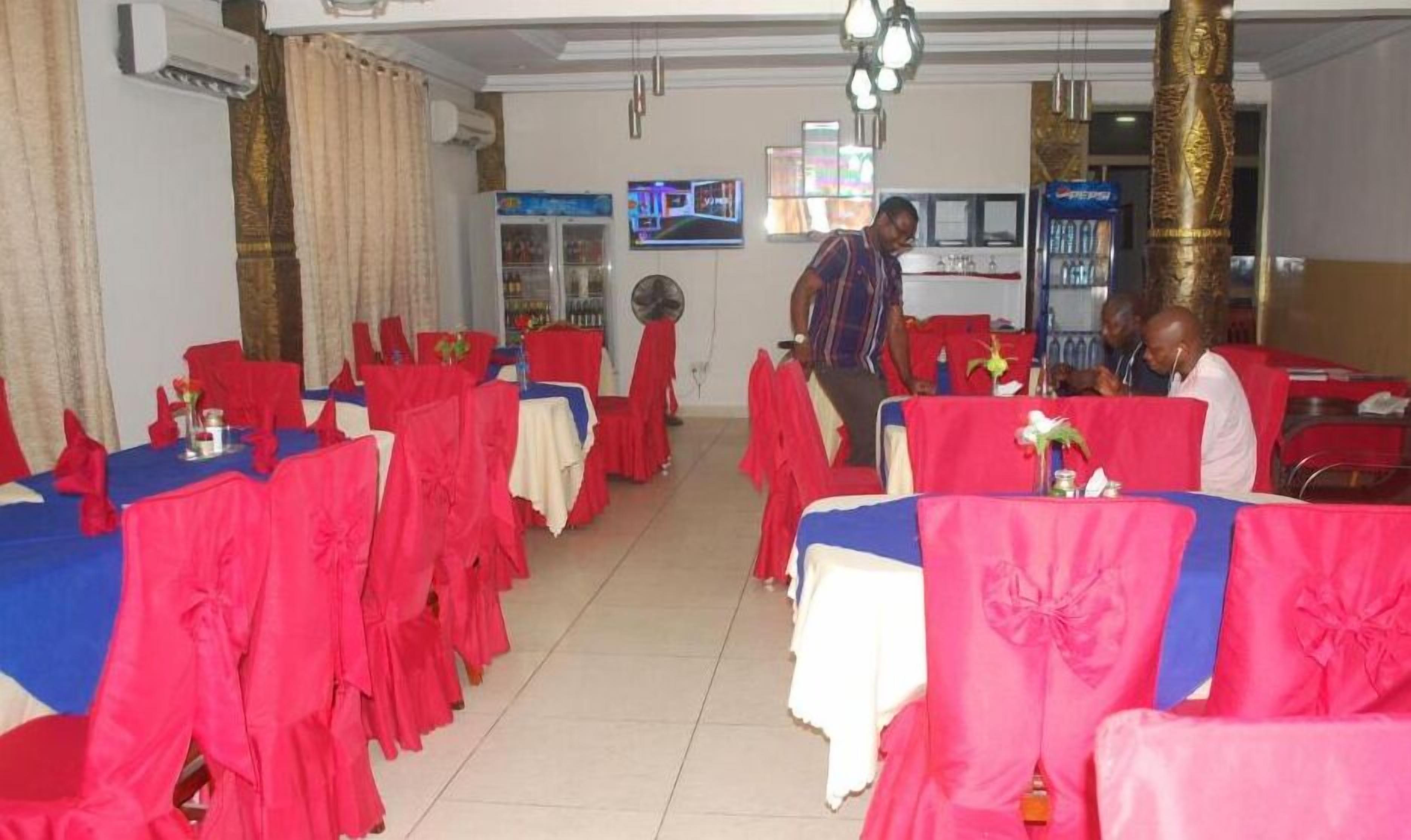 Foto - Ampomaah Hotel