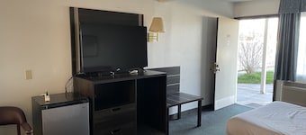 Landmark Inn