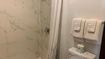 Shower, free toiletries, towels