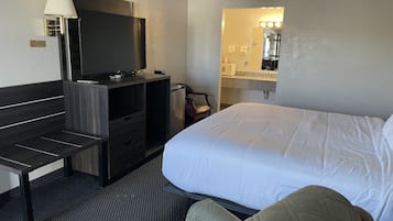 Chambre, 1 très grand lit | Bureau, Wi-Fi gratuit, draps fournis