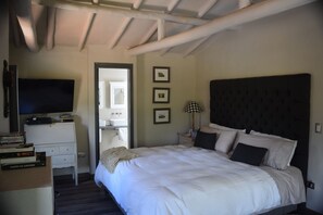 Junior Suite, Balcony, Mountain View | Premium bedding, in-room safe, free WiFi, bed sheets