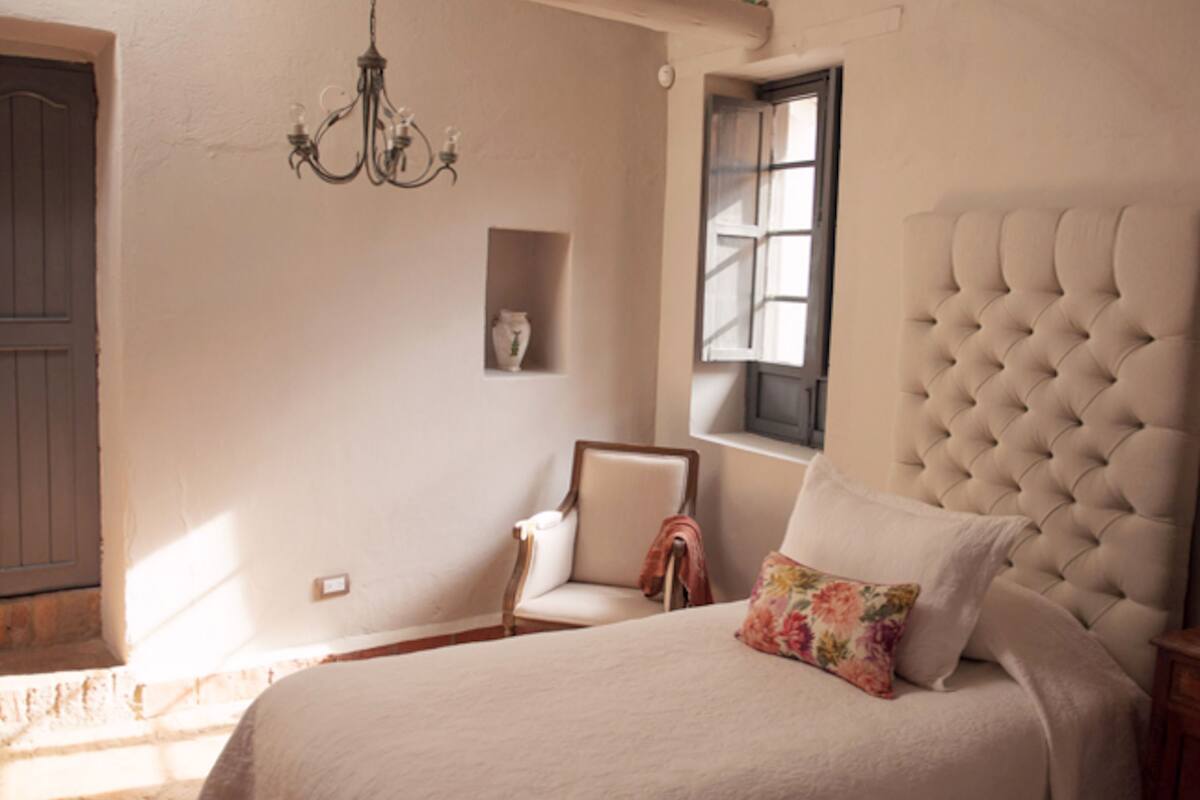 superior double room, 1 king bed, jetted tub | premium bedding, in-room safe, free wifi, bed sheets