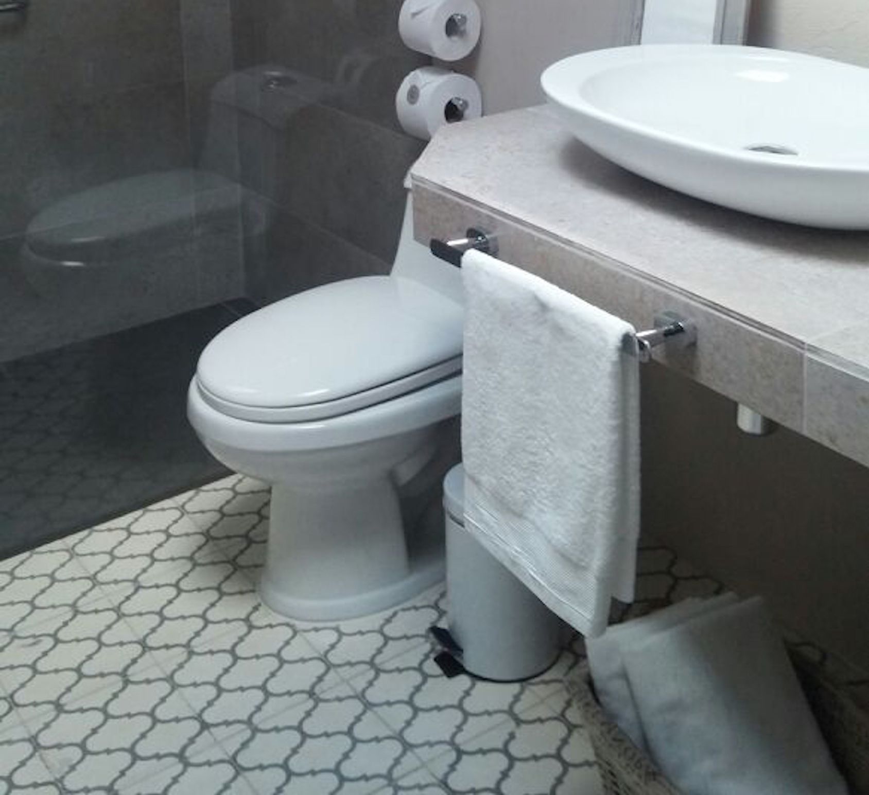 superior double room, 1 king bed, mountain view | bathroom | free toiletries, towels