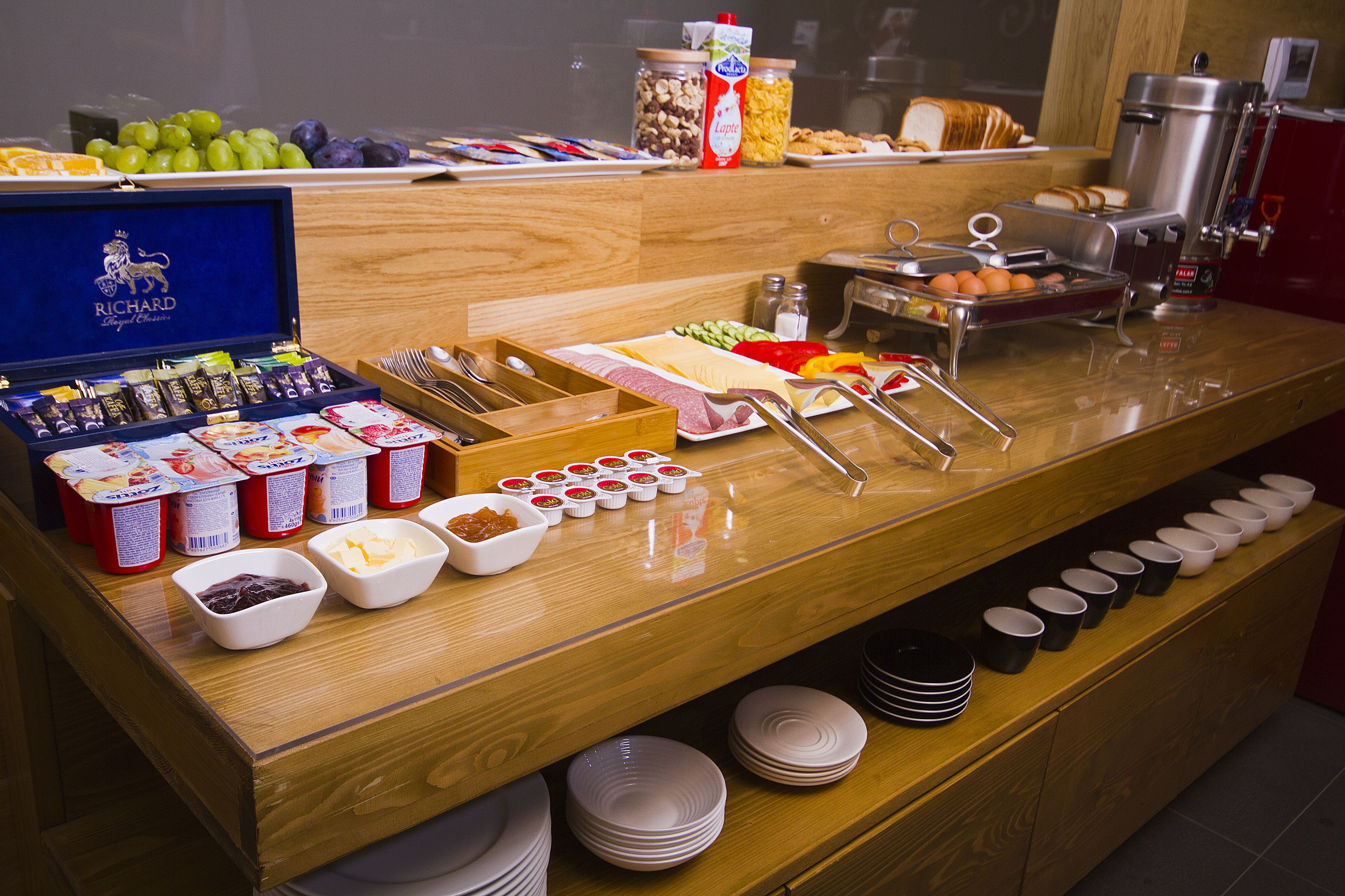 free daily self-service breakfast