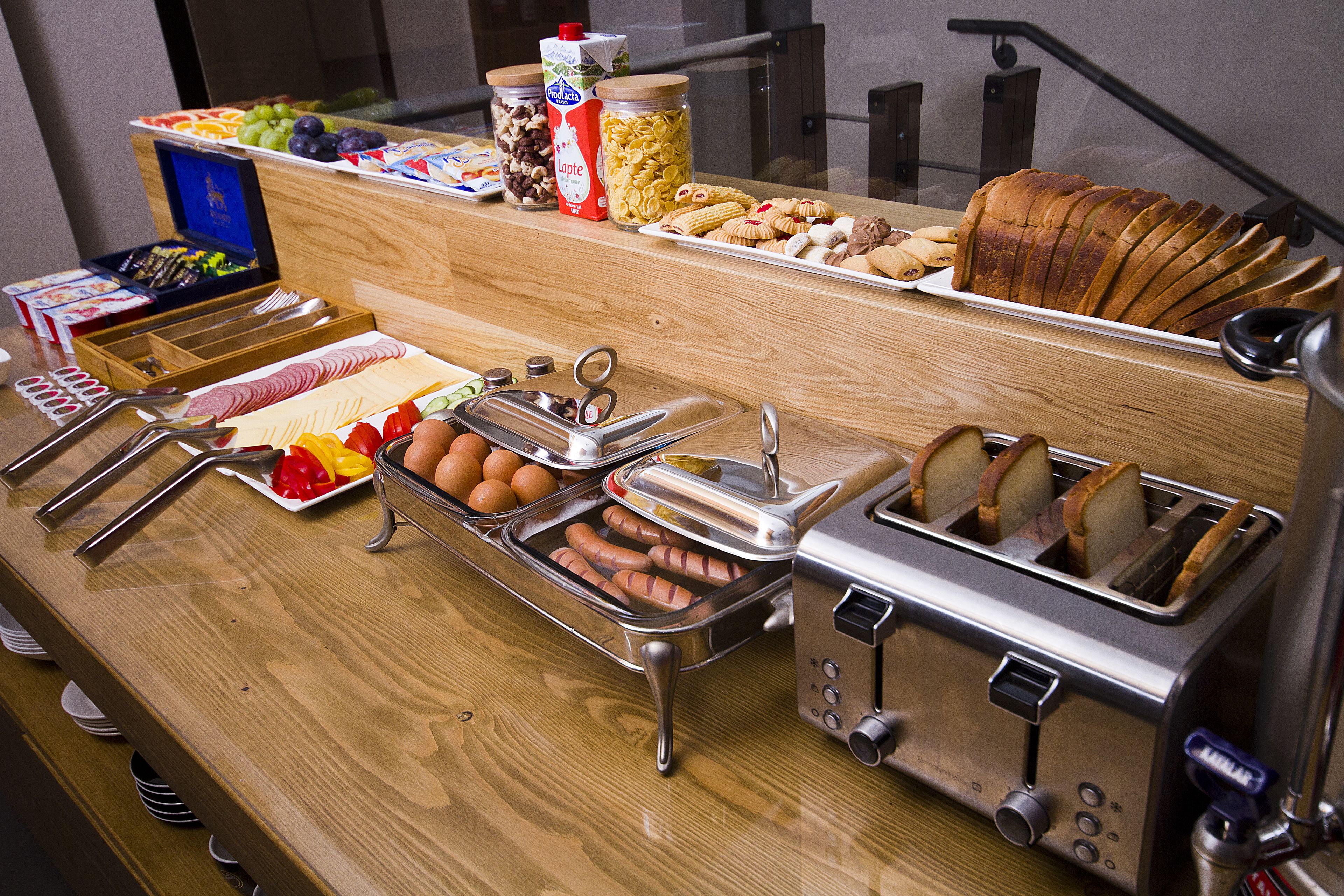 free daily self-service breakfast