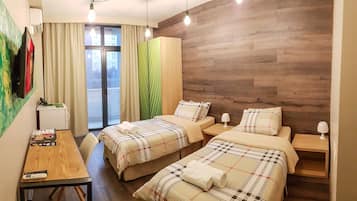 Standard Twin Room | Minibar, desk, soundproofing, iron/ironing board
