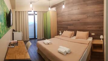 Minibar, desk, soundproofing, iron/ironing board