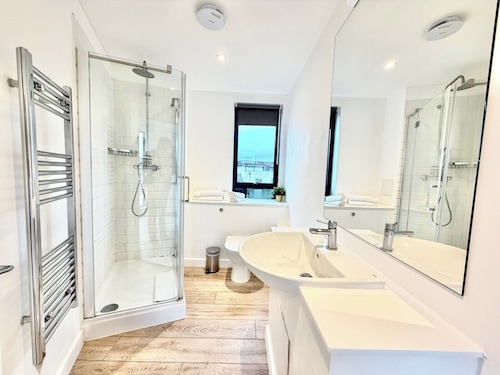 Hampton Suites Serviced Apartments