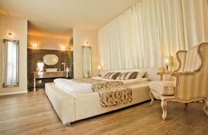 Apartemen Klasik, 4 kamar tidur | 5 kamar tidur, brankas, meja kerja, dan setrika/meja setrika