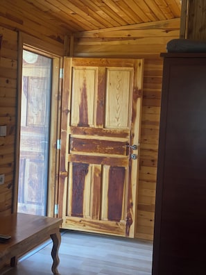 Deluxe Penthouse | Minibar, in-room safe, soundproofing, free WiFi