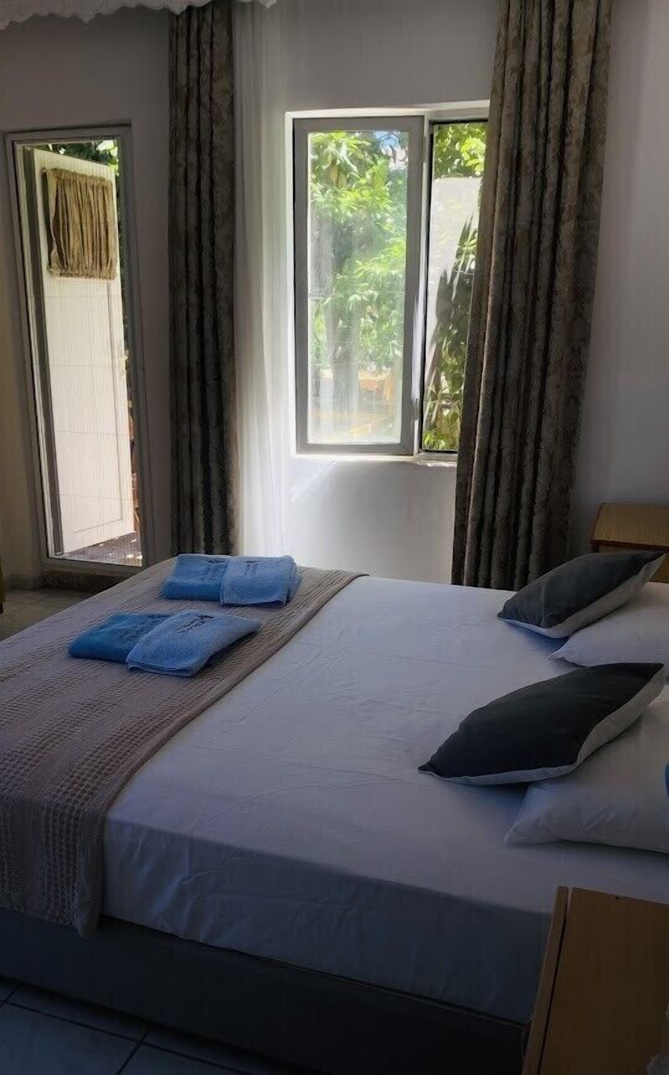 Premium bedding, minibar, individually decorated, soundproofing