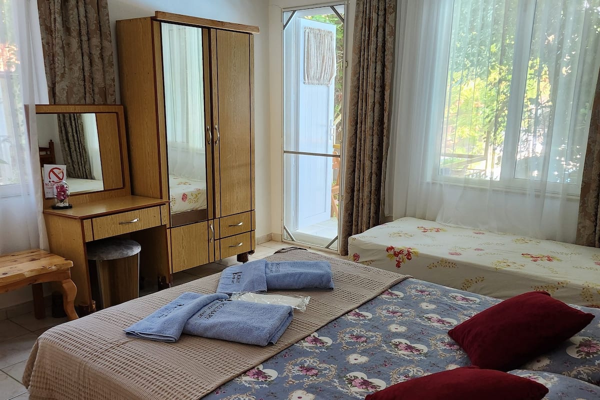 Seprai premium, minibar, didekorasi berbeda-beda, dan kedap suara