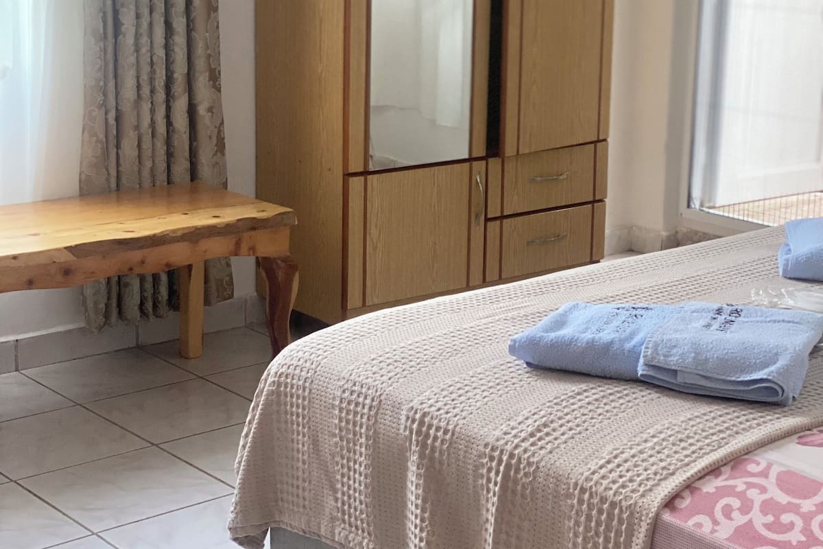 Minibar, in-room safe, soundproofing, free WiFi
