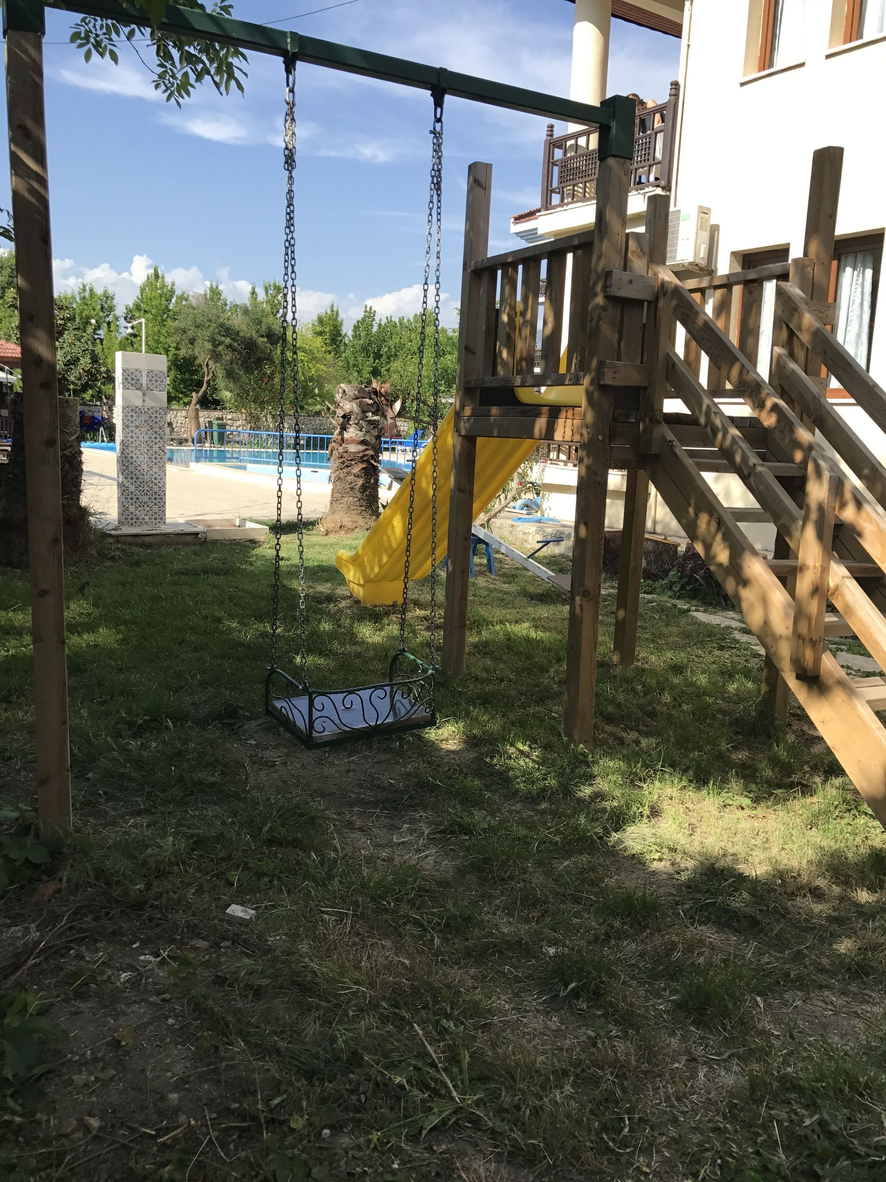 Children’s play area – outdoor