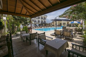 Breakfast, lunch and dinner served - Kilim Apart Hotel (Fethiye)