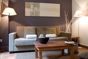 Apartment, 1 Bedroom | Living room
