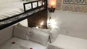 Family Room (Lala Zoubida) | Pillowtop beds, blackout drapes, WiFi (free), individually decorated - Dar Lala Wafae (Fes)