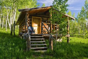 Individually decorated, individually furnished, bed sheets - The Cabins at Historic Columbine (Clark)