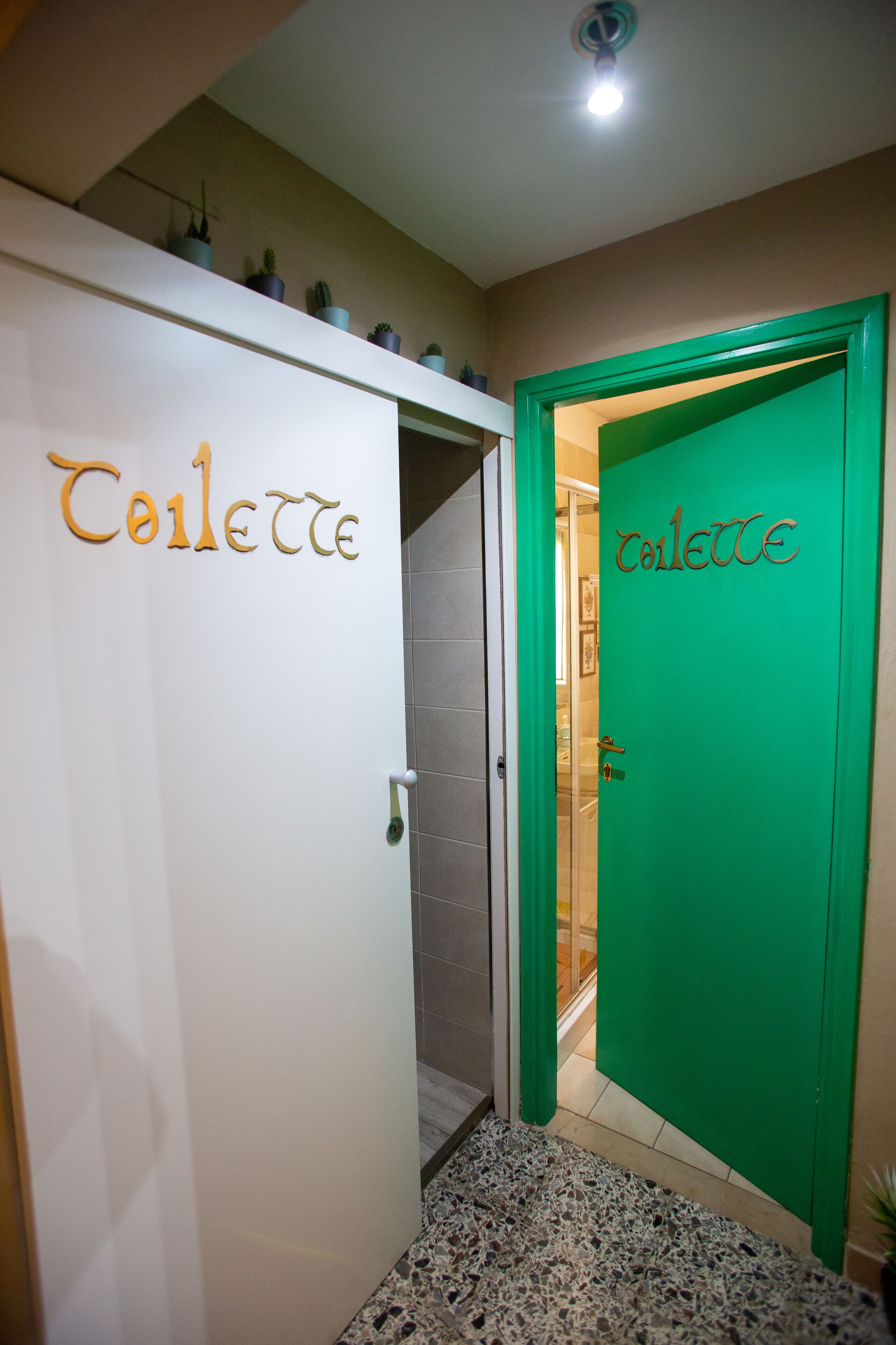 Firemannsrom, flere senger, delt bad (Terra) | Bad | Dusj og håndklær