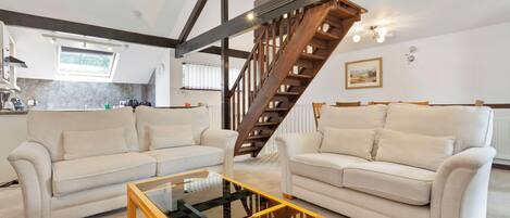 Standard-Ferienhaus, 2 Schlafzimmer | Wohnbereich | Fernseher