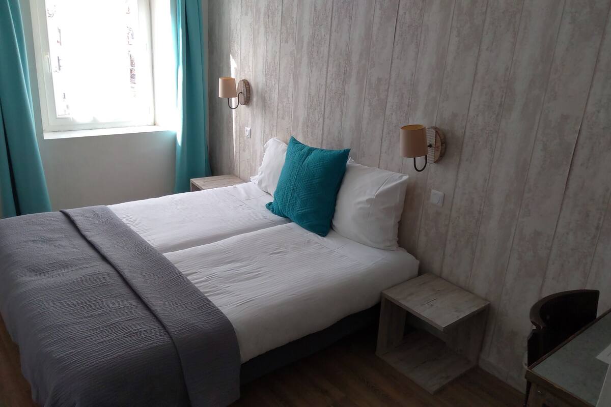 standard twin room | soundproofing, free cots/infant beds, free wifi