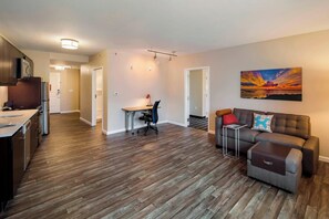 Suite, 1 Queen Bed with Sofa bed | Desk, blackout drapes, iron/ironing board, cribs (free)