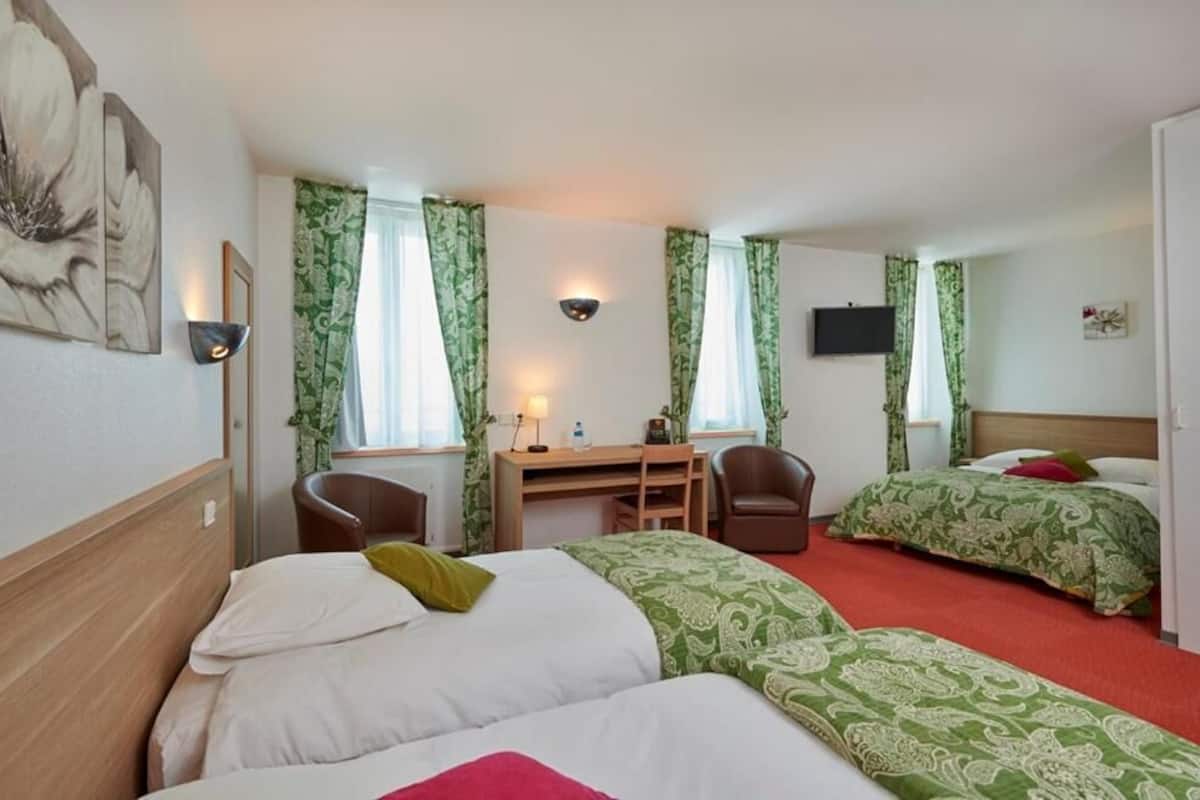 in-room safe, desk, free wifi