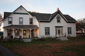 Front of property - evening/night - Mapiya Retreat (Prince Edward)
