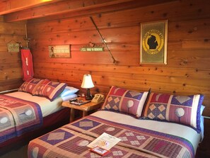 客房, 2 張標準雙人床 (Room 1, Golf Theme) | 免費無線上網、床單