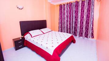 Appartamento, 2 letti matrimoniali | Tende oscuranti, insonorizzazione, Wi-Fi gratuito