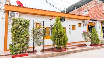 Fachada de la propiedad