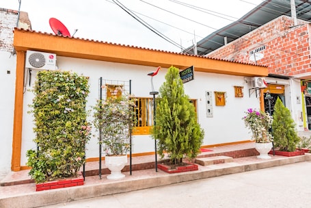 Fachada de la propiedad