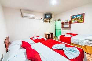 Family Room | Living room | 32-inch LCD TV with cable channels, TV, books