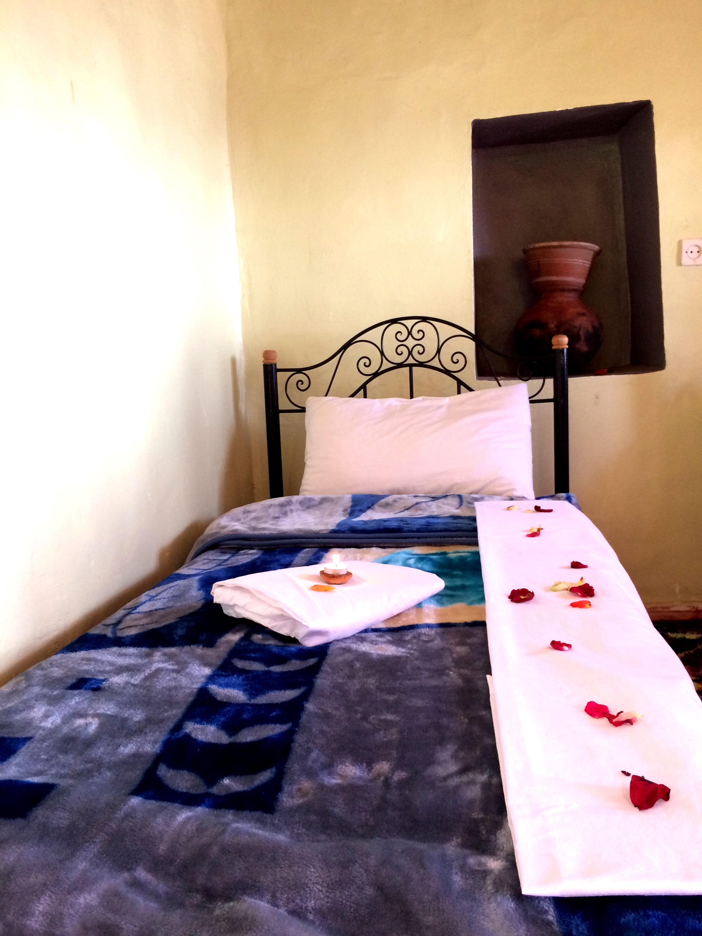 Chambre Double ou avec lits jumeaux | Décoration personnalisée, ameublement personnalisé, rideaux occultants