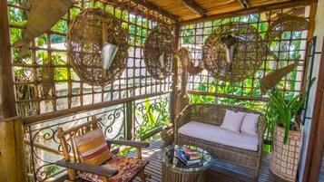 Deluxe Triple Room | Balcony