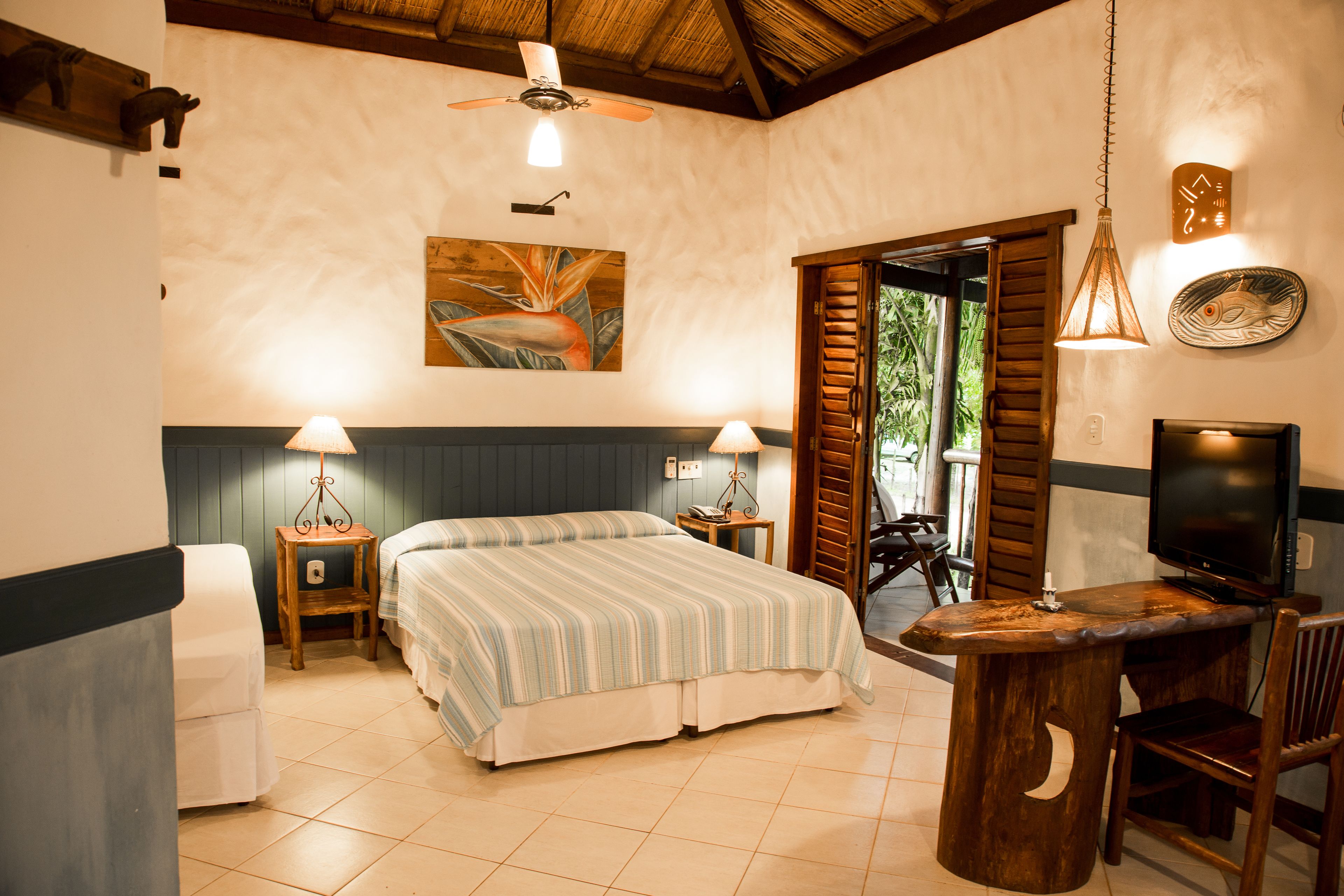 Deluxe Twin Room | Desk, blackout drapes, iron/ironing board, free WiFi