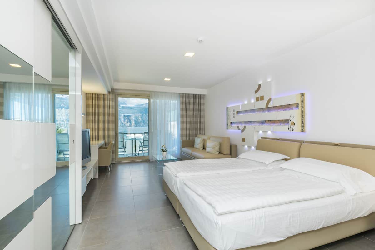 Junior Suite, Lake View