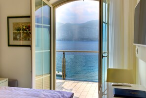 Chambre Double ou avec lits jumeaux, balcon, vue lac