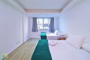 Family Apartment | 4 bedrooms, iron/ironing board, free WiFi, bed sheets - MZ Apartments Prado Junior (Rio de Janeiro)