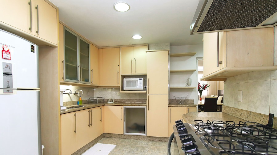 MZ Apartments Raul Pompeia