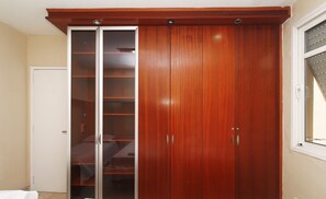 Apartamento familiar, 3 habitaciones, cocina | 3 dormitorios, tabla de planchar con plancha, ropa de cama