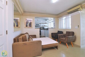 Panoramic Penthouse, 2 Bedrooms, Beach View, Beachfront | Living area | TV - MZ Apartments Ronald (Rio de Janeiro)