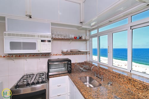 Panoramic Penthouse, 2 Bedrooms, Beach View, Beachfront | Private kitchen | Fridge, cookware/dishes/utensils