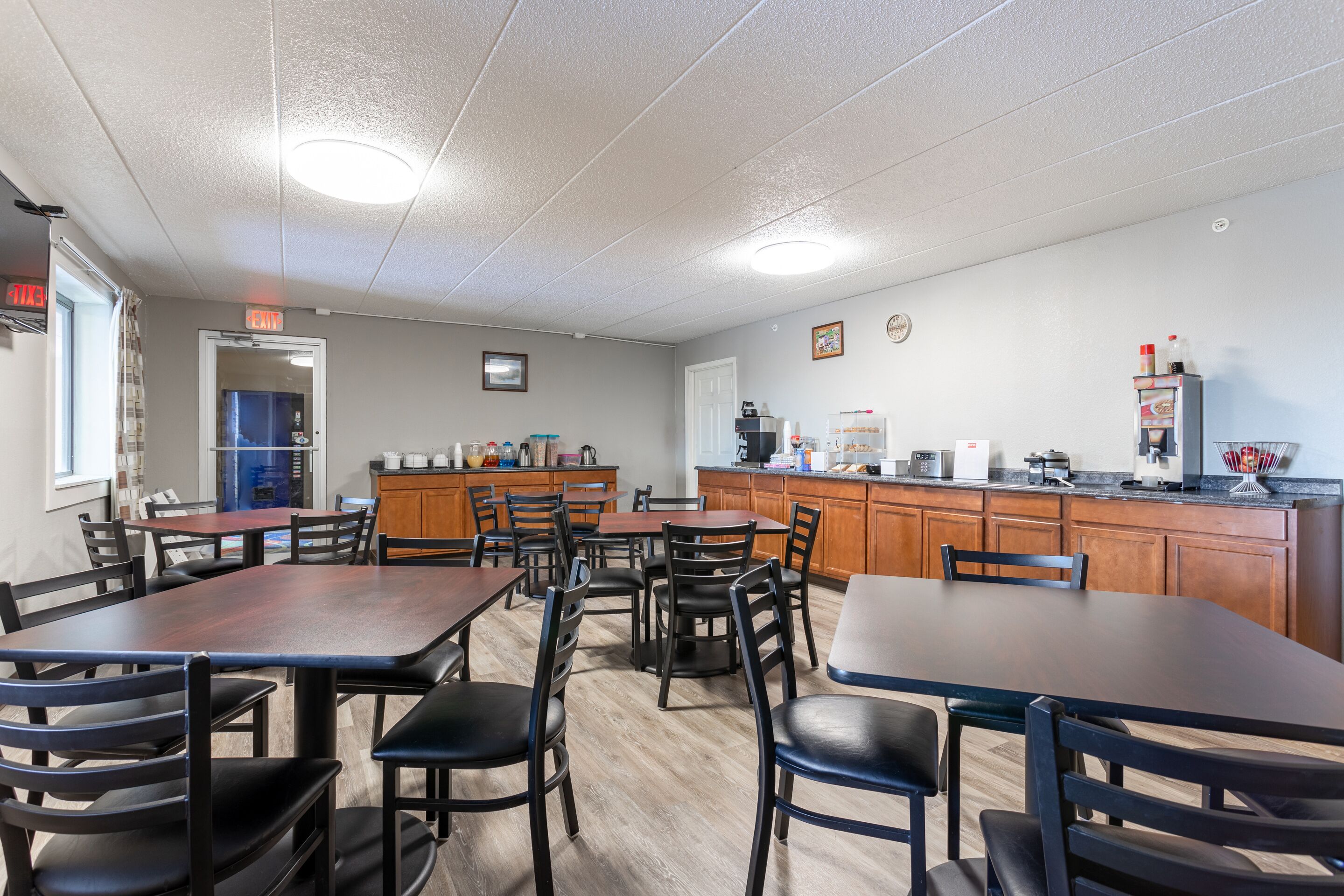 Bao gồm bữa sáng tự phục vụ hàng ngày 