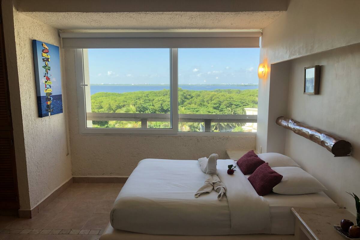 3711: Economy Double Room, 2 Double Beds, Lagoon View, Beachside | ميني بار وستائر تعتيم وتجهيزات عازلة للصوت وواي فاي مجانًا