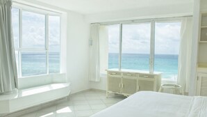 3602: Economy Condo, 1 Bedroom, Sea View, Oceanfront 