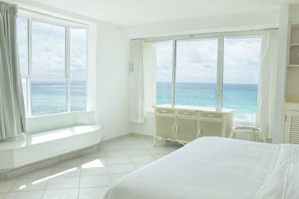 3602: Economy Condo, 1 Bedroom, Sea View, Oceanfront | ميني بار وستائر تعتيم وتجهيزات عازلة للصوت وواي فاي مجانًا
