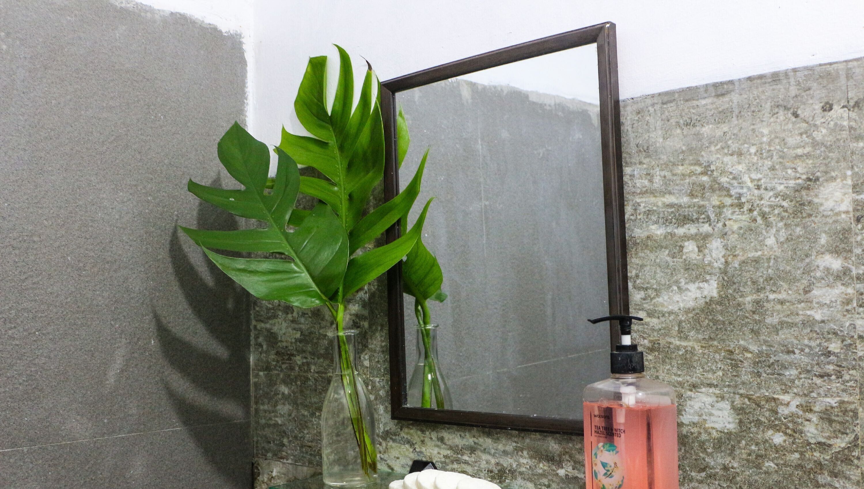 family room | bathroom amenities | free toiletries, towels