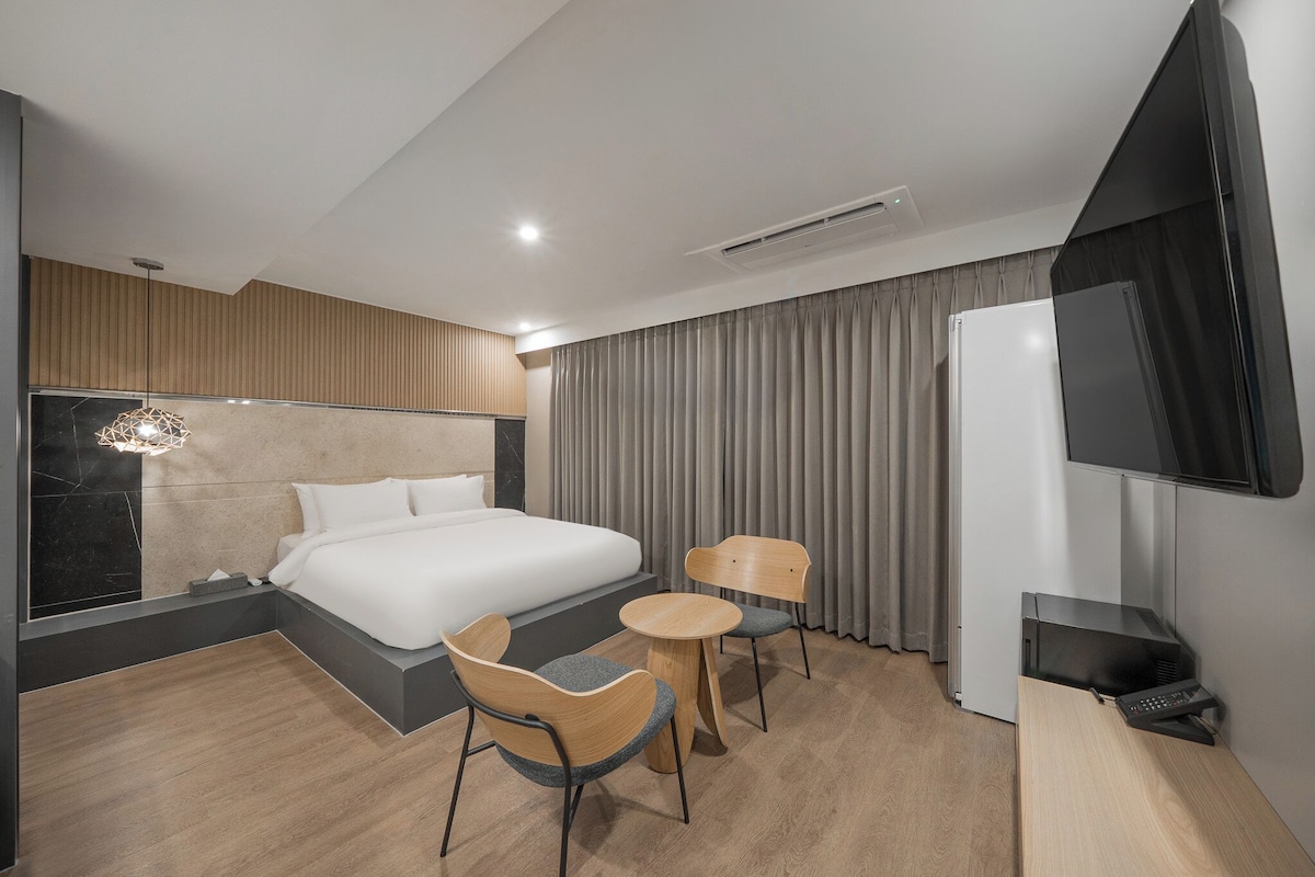 Wi-Fi de cortesia, roupa de cama