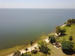 私家海滩、沙滩椅、海滩遮阳伞、沙滩毛巾